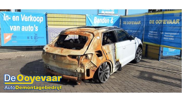 Volkswagen T-Roc 2.0 TSI 16V 4Motion Samochód złomowany (2018, Bialy)