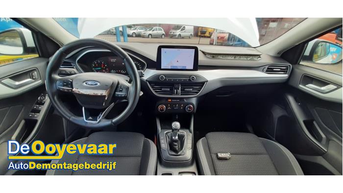 Ford Focus 4 Wagon 1.0 Ti-VCT EcoBoost 12V 100 Épave (2020, Blanc)