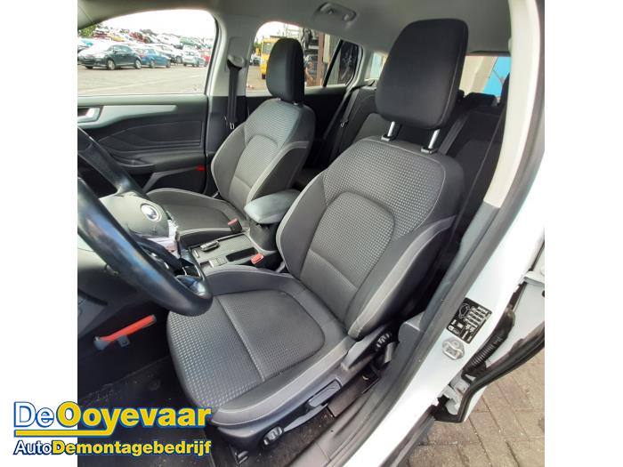 Ford Focus 4 Wagon 1.0 Ti-VCT EcoBoost 12V 100 Épave (2020, Blanc)