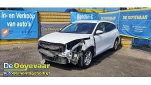 Ford Focus 4 Wagon 1.0 Ti-VCT EcoBoost 12V 100 Épave (2020, Blanc)