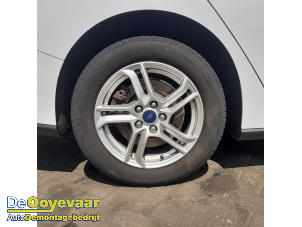 Ford Focus 4 Wagon 1.0 Ti-VCT EcoBoost 12V 100 Épave (2020, Blanc)