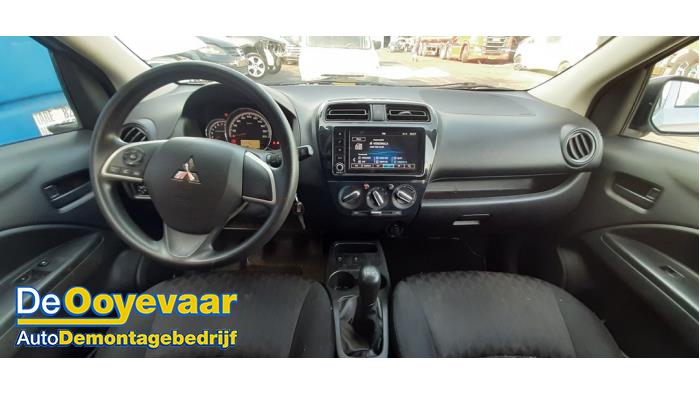 Mitsubishi Space Star 1.2 12V Vehículo de desguace (2021, Gris)