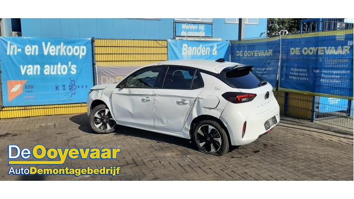 Opel Corsa F Electric Long Range 51kWh Vehículo de desguace (2025, Blanco)