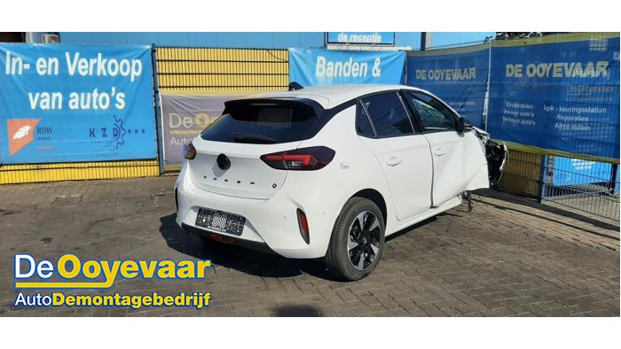 Opel Corsa F Electric Long Range 51kWh Vehículo de desguace (2025, Blanco)