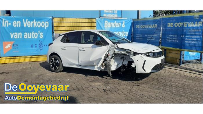 Opel Corsa F Electric Long Range 51kWh Vehículo de desguace (2025, Blanco)