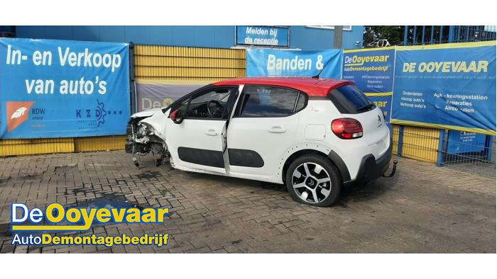 Citroen C3 1.2 12V e-THP PureTech 110 Samochód złomowany (2018, Bialy, Czerwony)