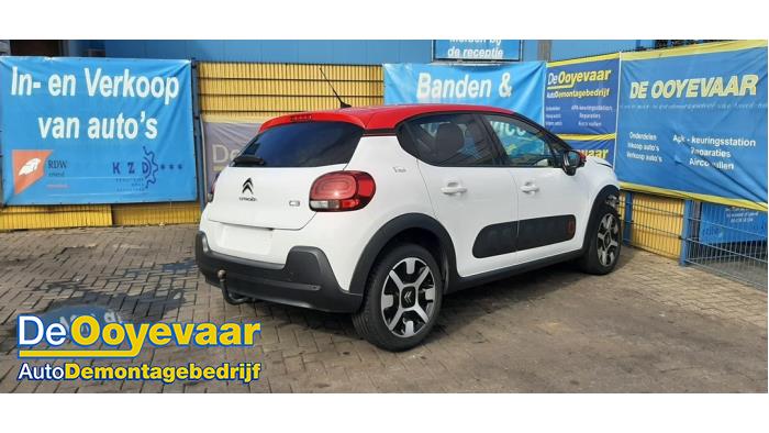 Citroen C3 1.2 12V e-THP PureTech 110 Samochód złomowany (2018, Bialy, Czerwony)