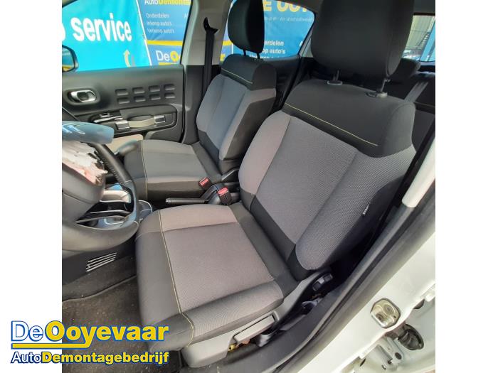 Citroen C3 1.2 12V e-THP PureTech 110 Samochód złomowany (2018, Bialy, Czerwony)