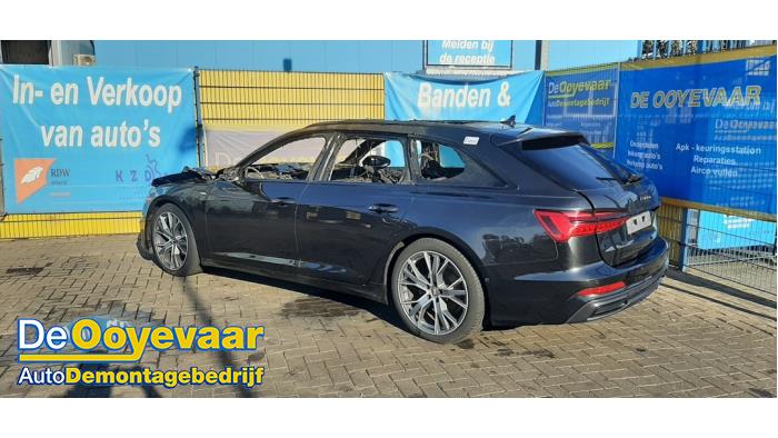 Audi A6 Avant 2.0 40 TDI Mild Hybrid Épave (2019, Gris)