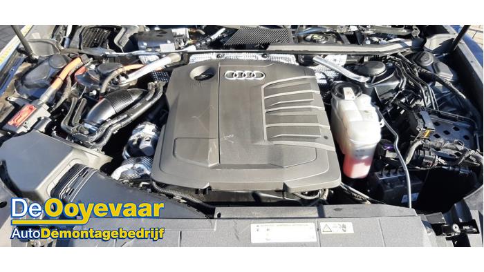 Audi A6 Avant 2.0 40 TDI Mild Hybrid Épave (2019, Gris)