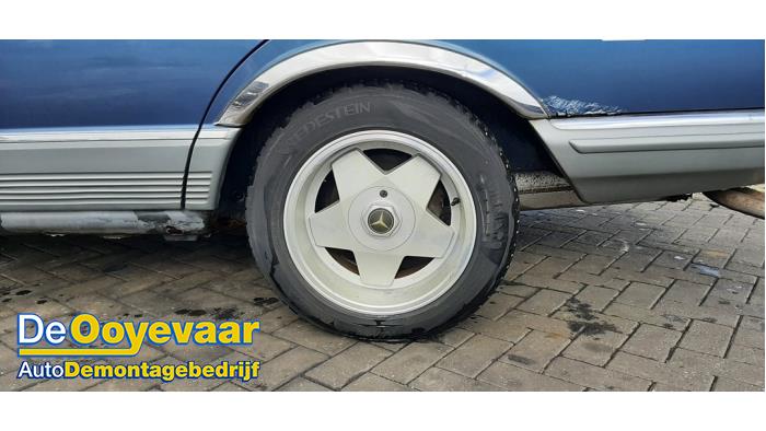 Mercedes S-Klasse Skrotfordon (1982, BLAUW)