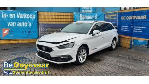 Seat Leon Sportstourer 1.5 eTSI 16V Samochód złomowany (2021, Bialy)