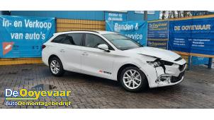 Seat Leon Sportstourer 1.5 eTSI 16V Samochód złomowany (2021, Bialy)