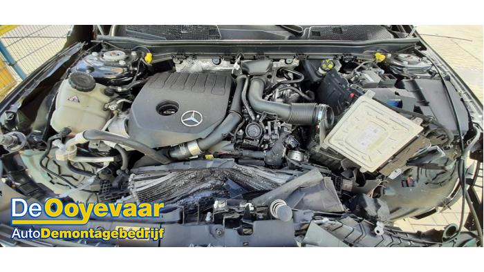 Mercedes CLA 1.3 CLA-180 Turbo 16V Vehículo de desguace (2020, Negro)
