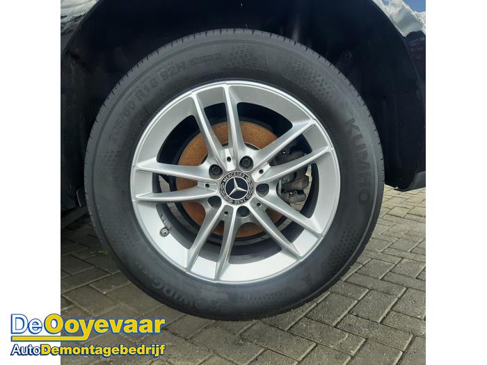 Mercedes CLA 1.3 CLA-180 Turbo 16V Vehículo de desguace (2020, Negro)