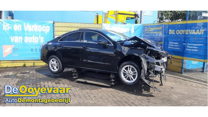 Mercedes CLA 1.3 CLA-180 Turbo 16V Vehículo de desguace (2020, Negro)