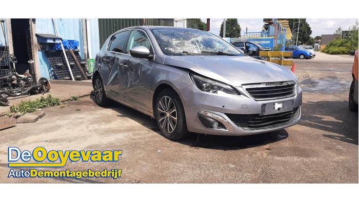 Peugeot 308 1.2 12V e-THP PureTech 130  (Schrott)