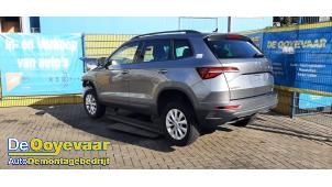 Skoda Karoq 1.0 TSI 12V Vehículo de desguace (2024, Gris)