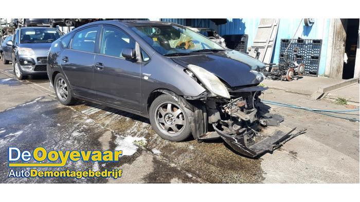 Toyota Prius 1.5 16V  (Schrott)