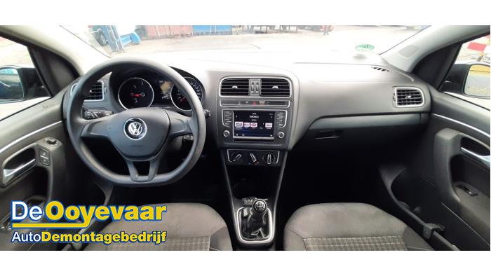 Volkswagen Polo 14- Vehículo de desguace (2017, Negro)