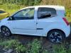 Renault Twingo II 1.2 16V Skrotfordon (2012, WIT)