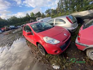 Renault Clio III 1.2 16V 75  (Skrot)