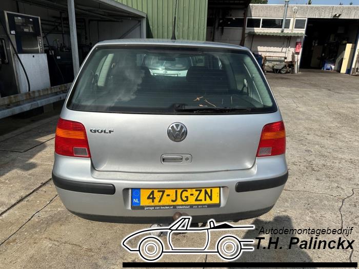 Volkswagen Golf IV 1.4 16V Skrotfordon (2002, GRIJS)