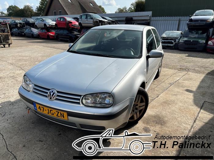 Volkswagen Golf IV 1.4 16V Skrotfordon (2002, GRIJS)