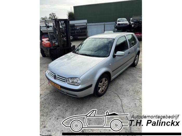 Volkswagen Golf IV 1.4 16V Skrotfordon (2002, GRIJS)