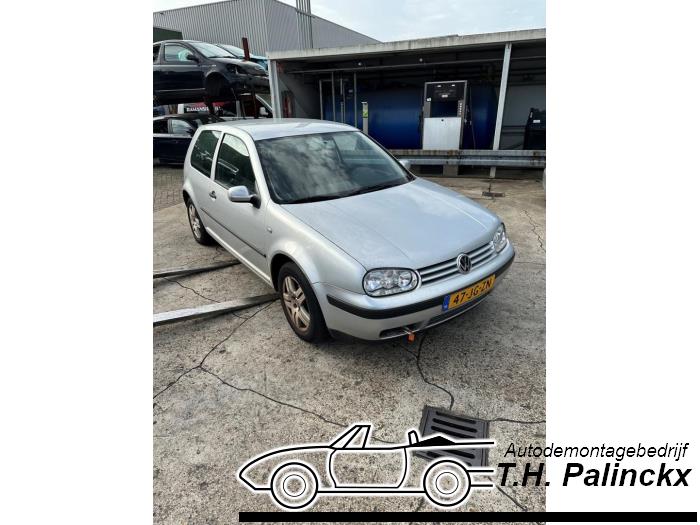 Volkswagen Golf IV 1.4 16V Skrotfordon (2002, GRIJS)