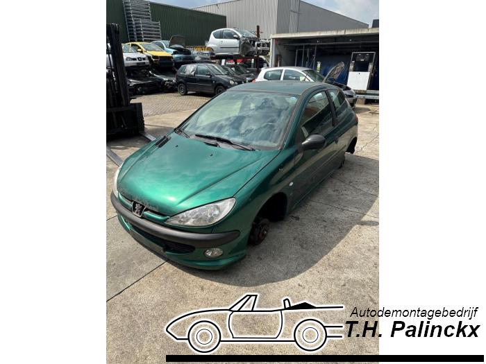 Peugeot 206 1.4 XR,XS,XT,Gentry Vehículo de desguace (2002, Verde)