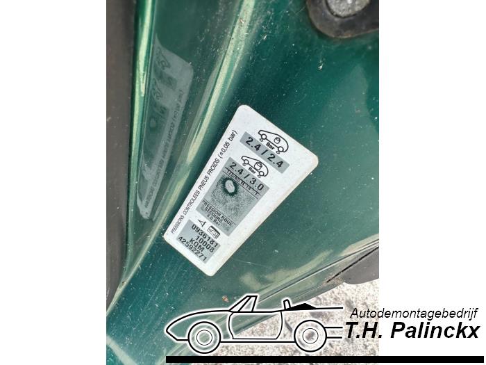 Peugeot 206 1.4 XR,XS,XT,Gentry Vehículo de desguace (2002, Verde)