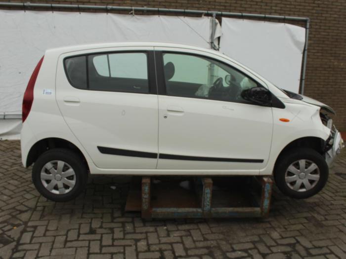 Daihatsu Cuore 1.0 12V DVVT Schrottauto (2009, Weiß)