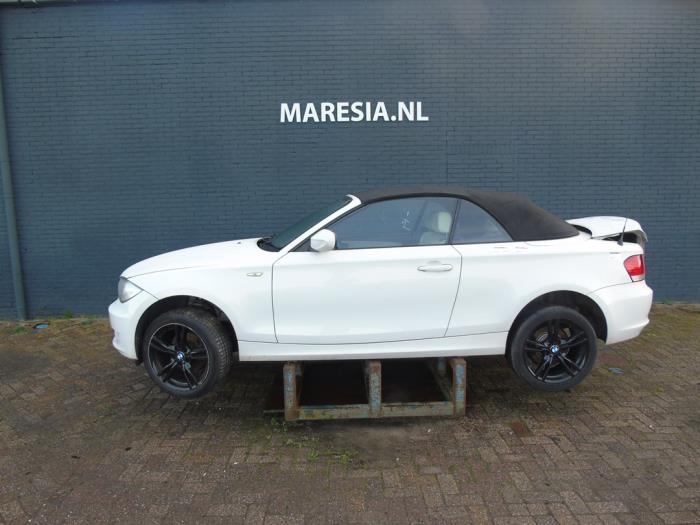 BMW 1 serie 118i 16V Épave (2010, Blanc)
