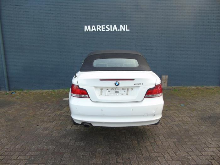 BMW 1 serie 118i 16V Épave (2010, Blanc)