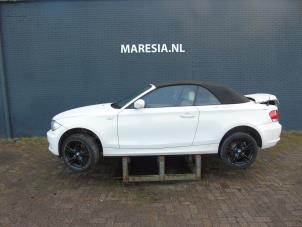 BMW 1 serie 118i 16V Épave (2010, Blanc)