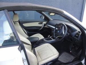 BMW 1 serie 118i 16V Épave (2010, Blanc)