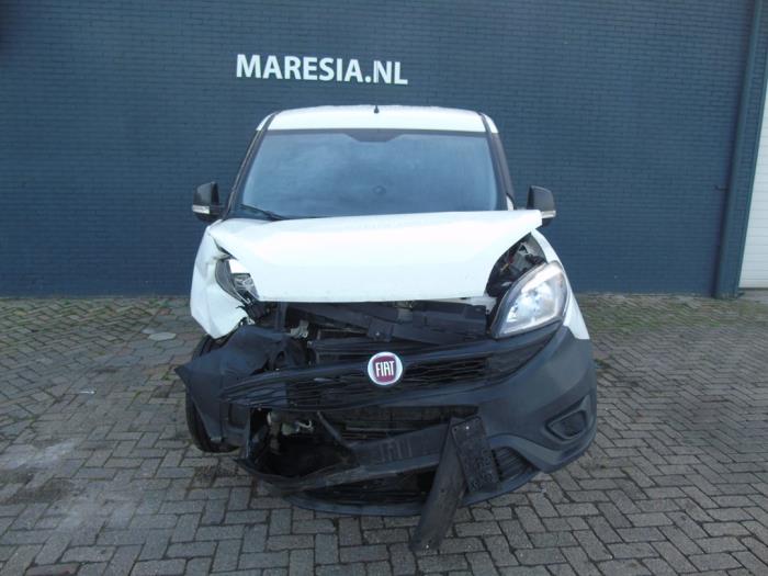 Fiat Doblo Cargo 1.3 D Multijet Épave (2017, Granit)