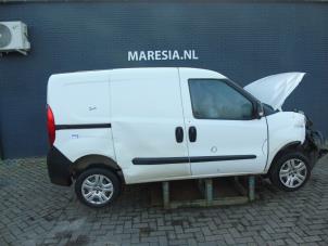 Fiat Doblo Cargo 1.3 D Multijet Épave (2017, Granit)