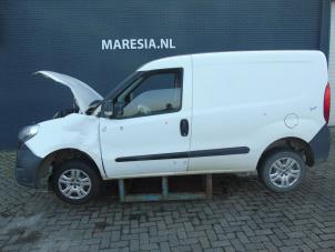 Fiat Doblo Cargo 1.3 D Multijet Épave (2017, Granit)
