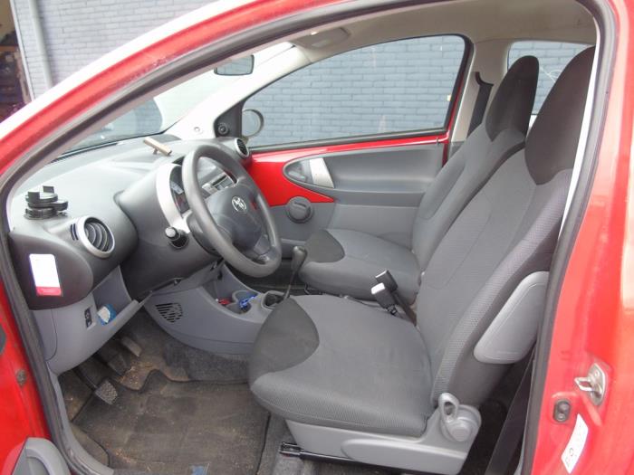 Toyota Aygo 1.0 12v Vvt-i Salvage Vehicle (2008, Red)