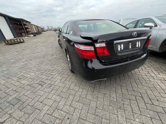 Lexus LS 600h 5.0 32V VVT-i Skrotfordon (2007, ZWART)