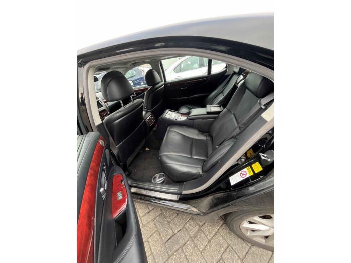 Lexus LS 600h 5.0 32V VVT-i Skrotfordon (2007, ZWART)