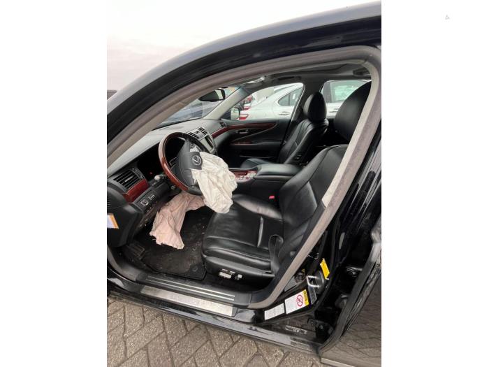 Lexus LS 600h 5.0 32V VVT-i Skrotfordon (2007, ZWART)