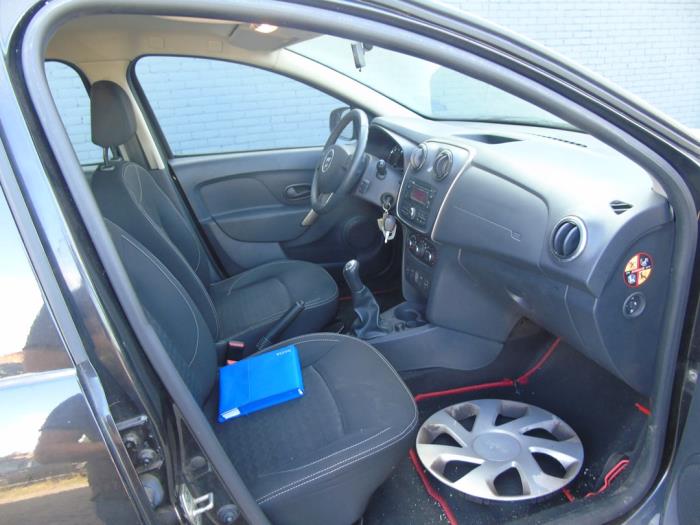 Dacia Sandero II 0.9 TCE 12V Vehículo de desguace (2013, Oscuro, Negro)