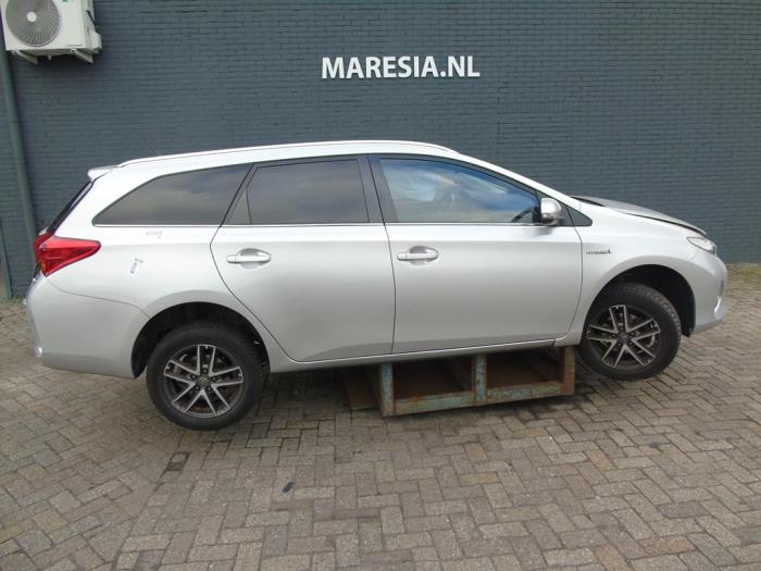 Toyota Auris Touring Sports 1.8 16V Hybrid Skrotfordon (2015, GRIJS)