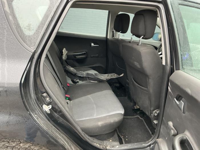 Kia Cee'd 1.6 CRDi 16V Skrotfordon (2011, ZWART)