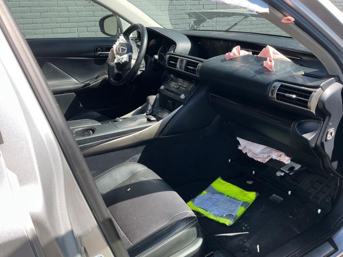 Lexus IS 300h 2.5 16V Schrottauto (2013, Grau)