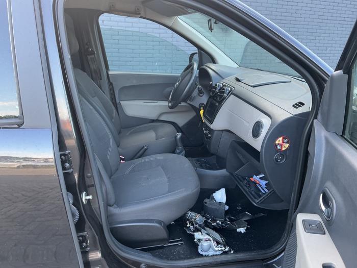 Dacia Lodgy 1.2 TCE 16V Vehículo de desguace (2013, Negro)