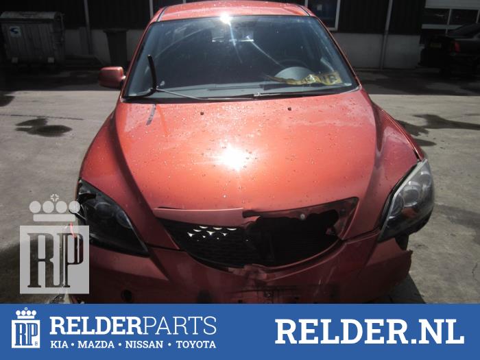 Mazda 3 Sport 1.3i 16V Épave (2004, Orange)